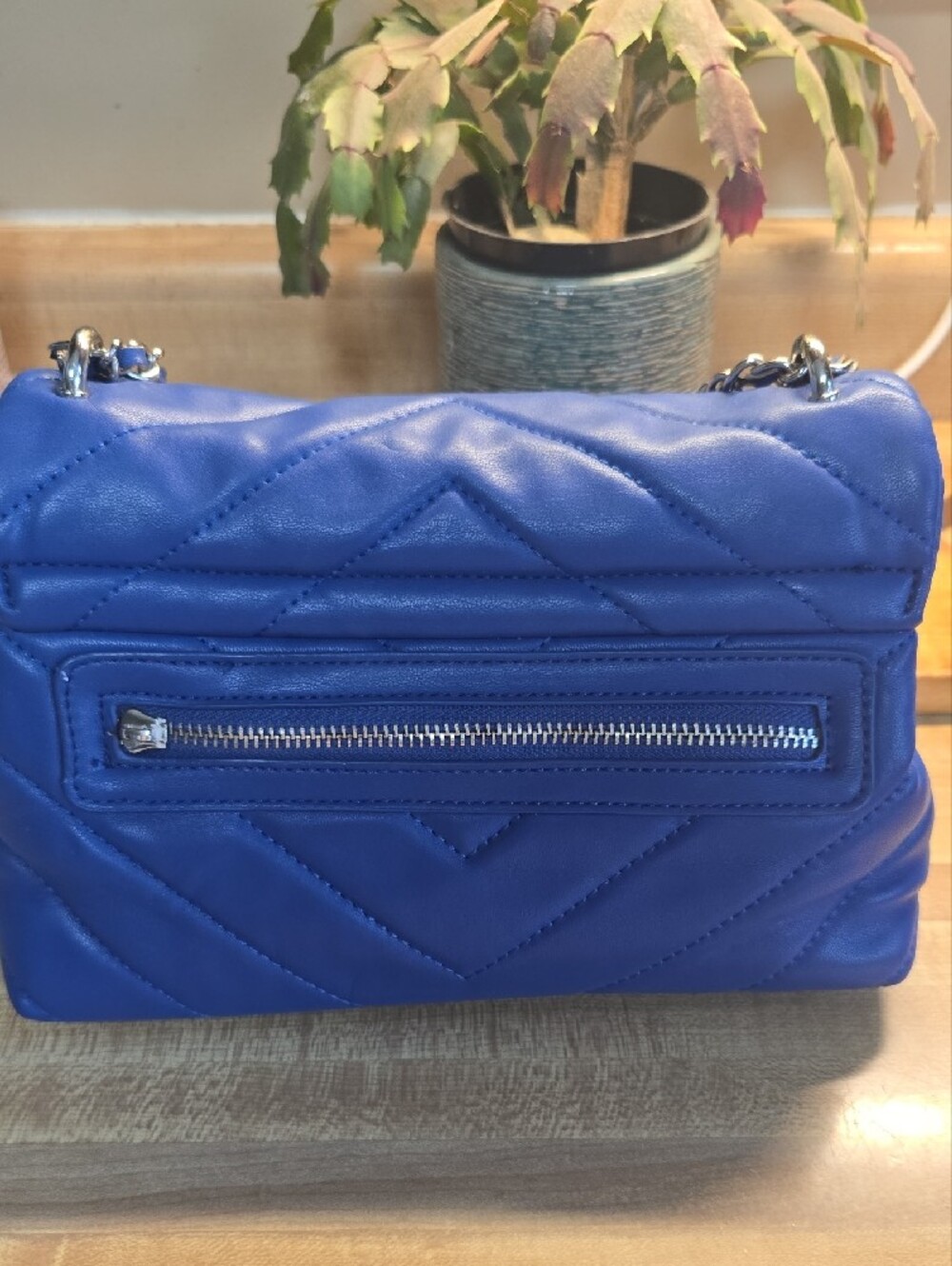 Badgley Mischka Royal Blue Quilted Chain Shoulder Bag - Picture 3 of 6